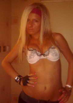a single girl looking for men in Mokena, Illinois